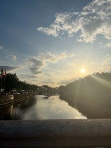 Image of the sun setting over the River Liffey
